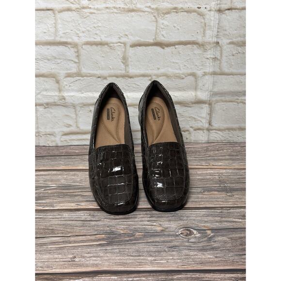 Clarks Brown Faux Croc Patent Leather Slip on Loafers Shoes Womens 7M - Picture 2 of 16